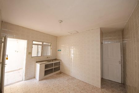 Casa para alugar com 60m², 1 quarto e sem vaga