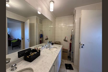 Apartamento para alugar com 115m², 2 quartos e 2 vagas Apartamento para alugar com 115m², 2 quartos e 2 vagasBanheiro da Suíte
