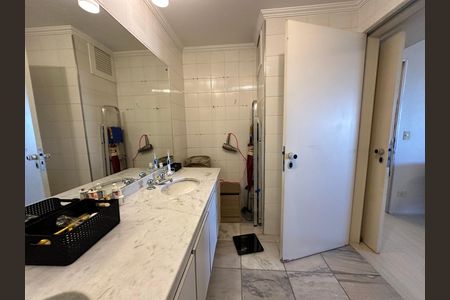 Apartamento para alugar com 115m², 2 quartos e 2 vagas Apartamento para alugar com 115m², 2 quartos e 2 vagasBanheiro da Suíte