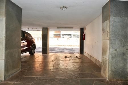 Garagem  de apartamento à venda com 3 quartos, 110m² em Santa Lúcia, Belo Horizonte