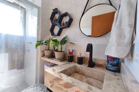 Banheiro de apartamento à venda com 2 quartos, 42m² em Jardim Bom Sucesso, Campinas