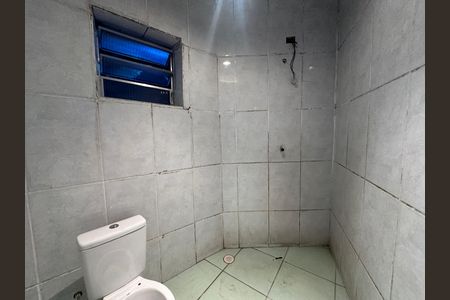 Banheiro de casa para alugar com 1 quarto, 40m² em Vila Pouso Alegre, Barueri