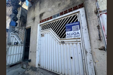 Fachada de casa para alugar com 1 quarto, 40m² em Vila Pouso Alegre, Barueri