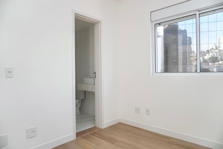 Suíte  de apartamento à venda com 2 quartos, 67m² em Santa Efigênia, Belo Horizonte
