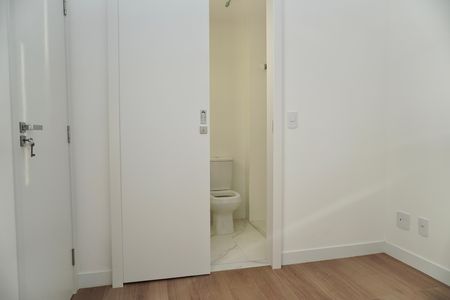 Apartamento à venda com 67m², 2 quartos e 1 vaga Apartamento à venda com 67m², 2 quartos e 1 vagaBanheiro Social