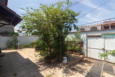 Quintal de casa para alugar com 3 quartos, 150m² em Campo Grande, Rio de Janeiro