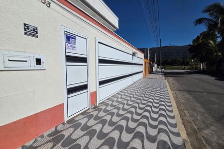 Casa de condomínio para alugar com 52m², 2 quartos e 1 vaga Casa de condomínio para alugar com 52m², 2 quartos e 1 vagaFachada