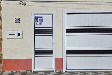 Casa de condomínio para alugar com 52m², 2 quartos e 1 vaga Casa de condomínio para alugar com 52m², 2 quartos e 1 vagaFachada