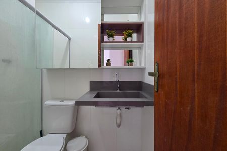 Casa de condomínio para alugar com 52m², 2 quartos e 1 vaga Casa de condomínio para alugar com 52m², 2 quartos e 1 vagaBanheiro