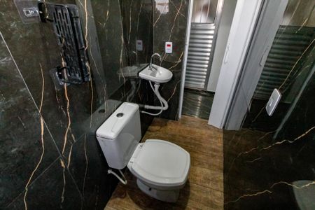 Casa para alugar com 38m², 1 quarto e sem vaga Casa para alugar com 38m², 1 quarto e sem vagaBanheiro