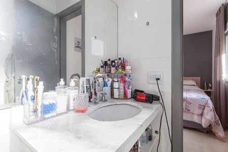 Apartamento à venda com 142m², 3 quartos e 2 vagasBanheiro da Suíte 1