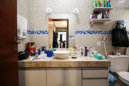 Banheiro Suíte de casa para alugar com 2 quartos, 120m² em Outeiro de Passárgada, Cotia