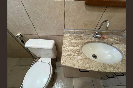 Banheiro - torneira de casa à venda com 3 quartos, 100m² em Jardim Paris, São Paulo