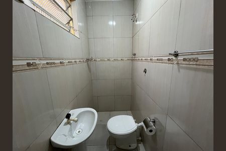 Casa à venda com 78m², 2 quartos e 2 vagas Casa à venda com 78m², 2 quartos e 2 vagasBanheiro