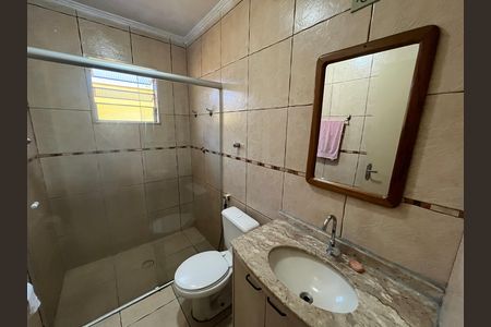 Banheiro de casa à venda com 3 quartos, 100m² em Jardim Paris, São Paulo