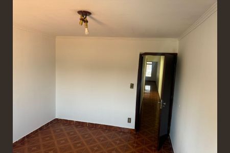 Casa à venda com 3 quartos, 201m² em Parque Maria Domitila, São Paulo