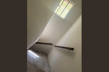 Foto 08 de casa à venda com 3 quartos, 201m² em Parque Maria Domitila, São Paulo