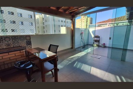 Apartamento à venda com 110m², 2 quartos e 1 vaga Apartamento à venda com 110m², 2 quartos e 1 vagaCobertura