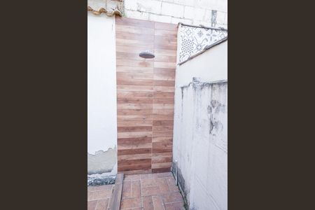 Casa de condomínio para alugar com 104m², 2 quartos e 2 vagas Casa de condomínio para alugar com 104m², 2 quartos e 2 vagasChuveirão