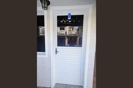 Casa de condomínio para alugar com 104m², 2 quartos e 2 vagas Casa de condomínio para alugar com 104m², 2 quartos e 2 vagasLockbox