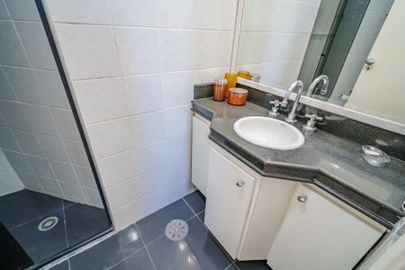 Apartamento para alugar com 70m², 3 quartos e 2 vagas Apartamento para alugar com 70m², 3 quartos e 2 vagasBanheiro 1