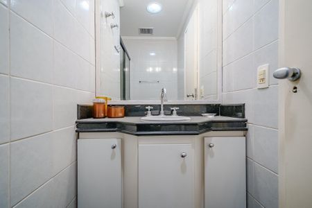 Apartamento para alugar com 70m², 3 quartos e 2 vagas Apartamento para alugar com 70m², 3 quartos e 2 vagasBanheiro 1
