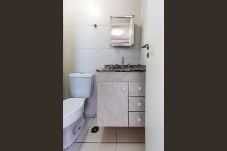 Apartamento à venda com 73m², 3 quartos e 1 vaga Apartamento à venda com 73m², 3 quartos e 1 vagaBanheiro da Suíte