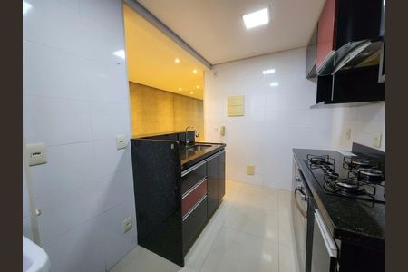 Cozinha  de apartamento à venda com 2 quartos, 60m² em Cinquentenario, Belo Horizonte