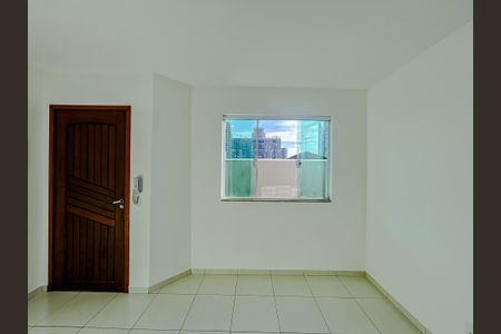 Sala de casa de condomínio para alugar com 2 quartos, 75m² em Penha de França, São Paulo