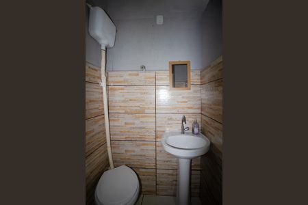 Banheiro de serviço de casa para alugar com 4 quartos, 285m² em São Lucas, São Paulo