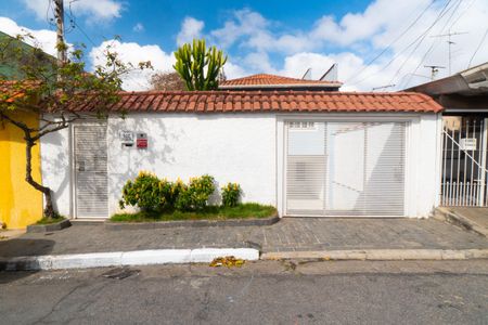 Fachada de casa à venda com 3 quartos, 222m² em Vila Guarani, São Paulo