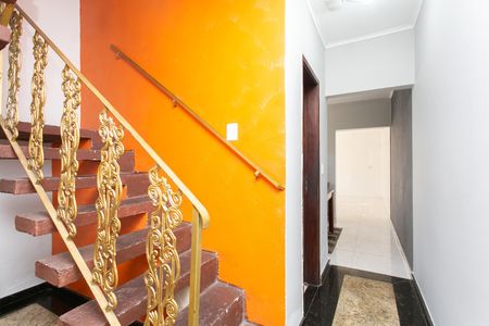 Casa para alugar com 248m², 3 quartos e 2 vagas Casa para alugar com 248m², 3 quartos e 2 vagasHall / Escada