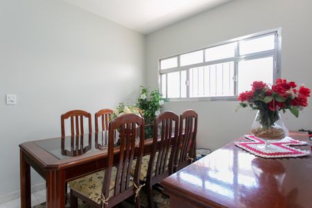 Casa para alugar com 248m², 3 quartos e 2 vagas Casa para alugar com 248m², 3 quartos e 2 vagasSala de Jantar