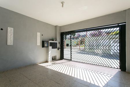 Garagem  de casa para alugar com 3 quartos, 125m² em Vila Rosaria, São Paulo