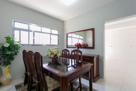 Casa para alugar com 248m², 3 quartos e 2 vagas Casa para alugar com 248m², 3 quartos e 2 vagasSala de Jantar