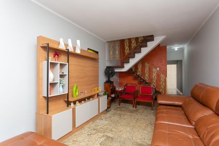 Casa para alugar com 248m², 3 quartos e 2 vagas Casa para alugar com 248m², 3 quartos e 2 vagasSala
