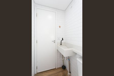 Banheiro  de apartamento à venda com 2 quartos, 40m² em Itaquera, São Paulo