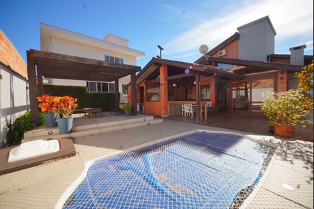 Casa para alugar com 202m², 3 quartos e 2 vagasPiscina