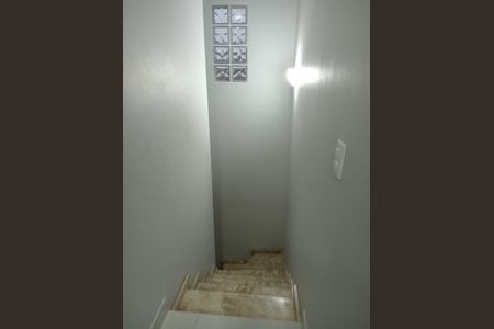 Escada de casa à venda com 6 quartos, 125m² em Campo Limpo, São Paulo