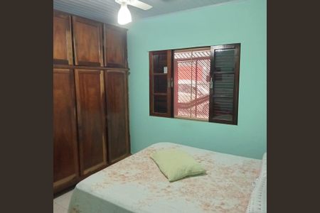 Casa à venda com 125m², 6 quartos e 2 vagas Casa à venda com 125m², 6 quartos e 2 vagasQuarto
