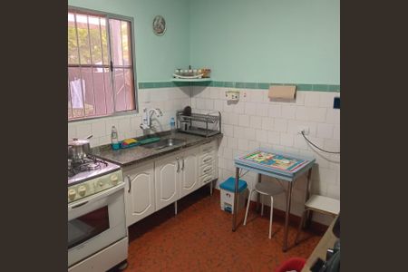 Casa à venda com 125m², 6 quartos e 2 vagas Casa à venda com 125m², 6 quartos e 2 vagasCozinha
