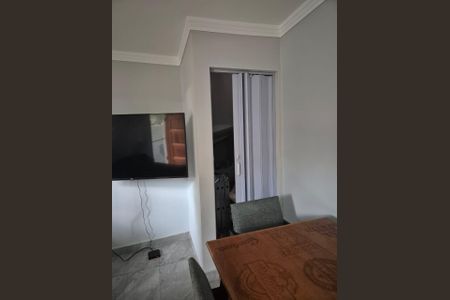 Casa à venda com 125m², 6 quartos e 2 vagas Casa à venda com 125m², 6 quartos e 2 vagasSala