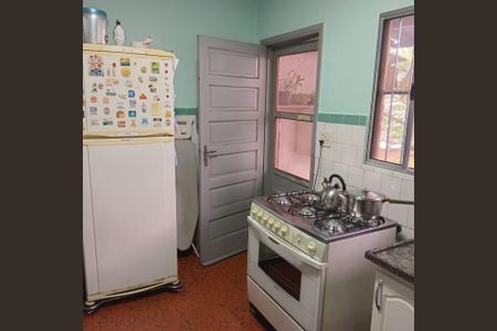 Casa à venda com 125m², 6 quartos e 2 vagas Casa à venda com 125m², 6 quartos e 2 vagasCozinha