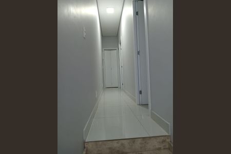 Corredor de casa à venda com 6 quartos, 125m² em Campo Limpo, São Paulo