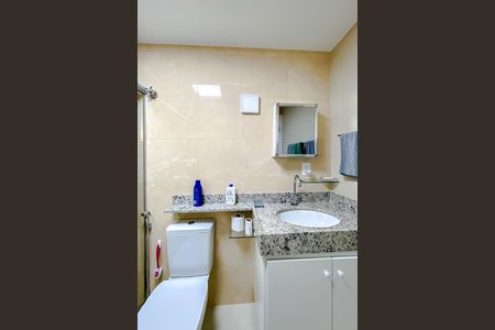 Apartamento à venda com 80m², 2 quartos e 1 vaga Apartamento à venda com 80m², 2 quartos e 1 vagaBanheiro