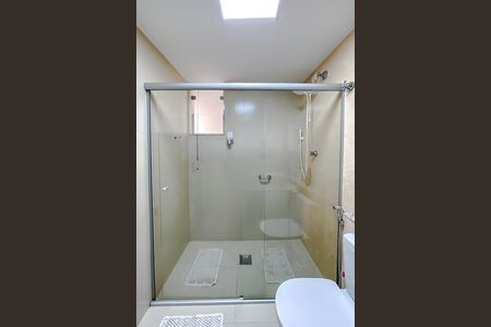 Apartamento à venda com 80m², 2 quartos e 1 vaga Apartamento à venda com 80m², 2 quartos e 1 vagaBanheiro