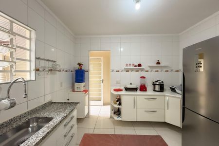 Casa à venda com 180m², 3 quartos e 3 vagasCozinha da edícula