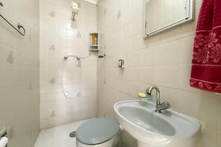 Casa à venda com 180m², 3 quartos e 3 vagasBanheiro da edícula