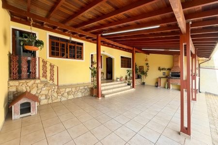 Casa à venda com 180m², 3 quartos e 3 vagasVaranda