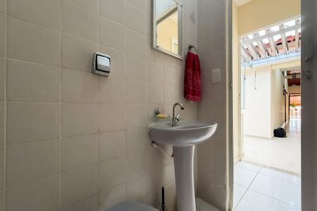 Casa à venda com 180m², 3 quartos e 3 vagasBanheiro da edícula
